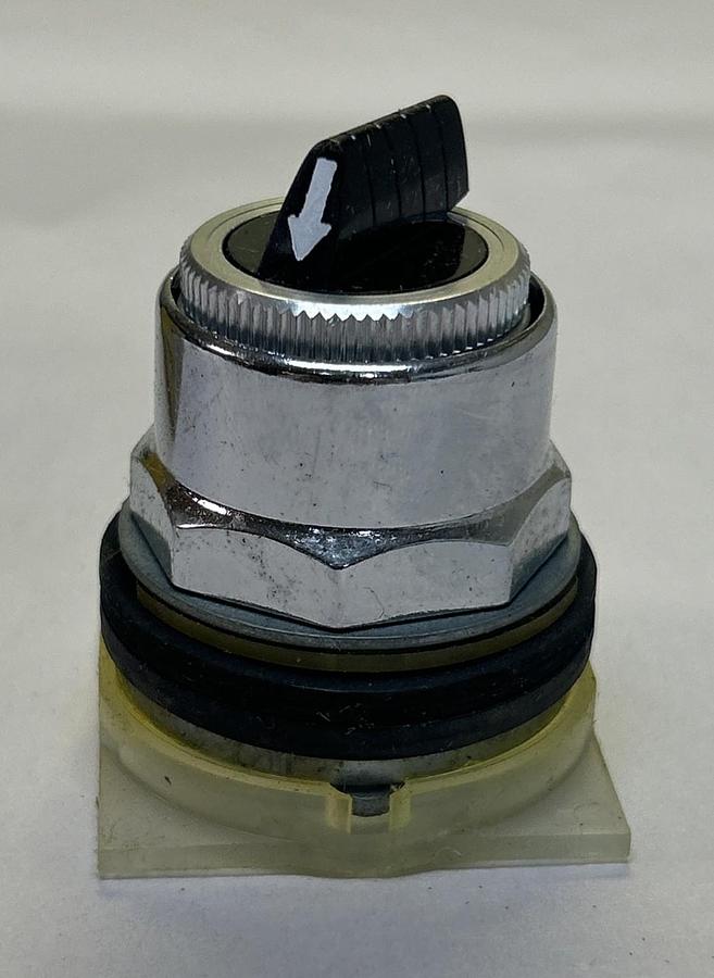 SQUARE D,9001KS11B,TWO POSITION MAINTAINED SELECTOR SWITCH NOS