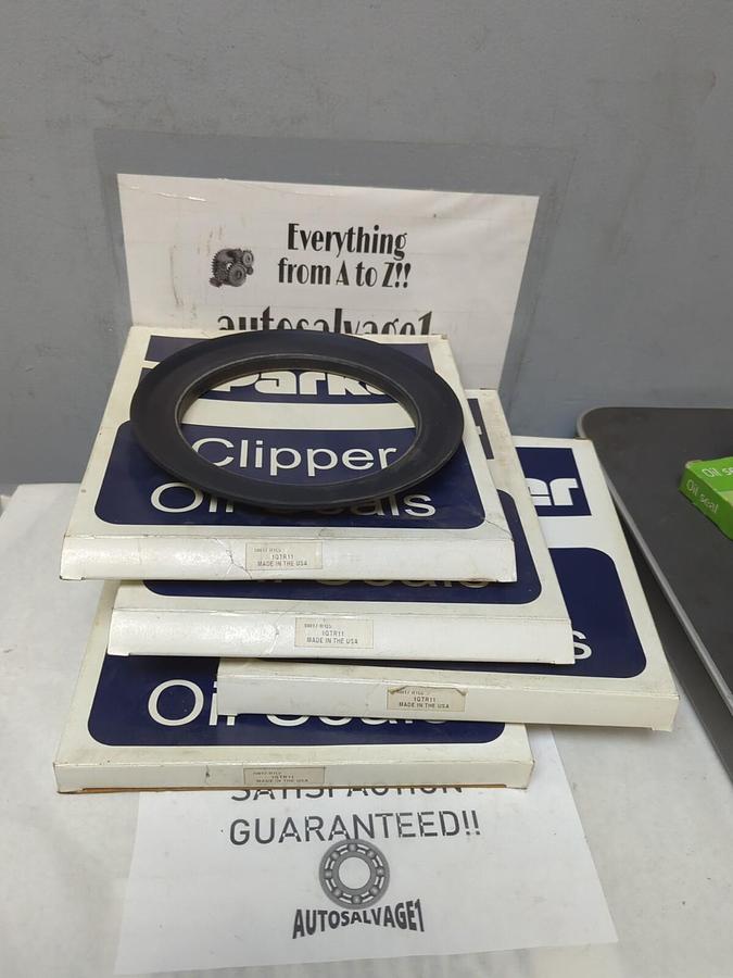 PARKER,1QTR11,CLIPPER OIL SEALS LOT OF 4 NOS