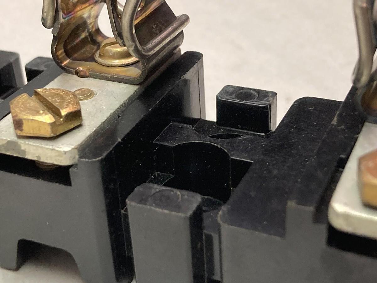 Used Allen-Bradley,X-402027,Contact Block 60A 250V