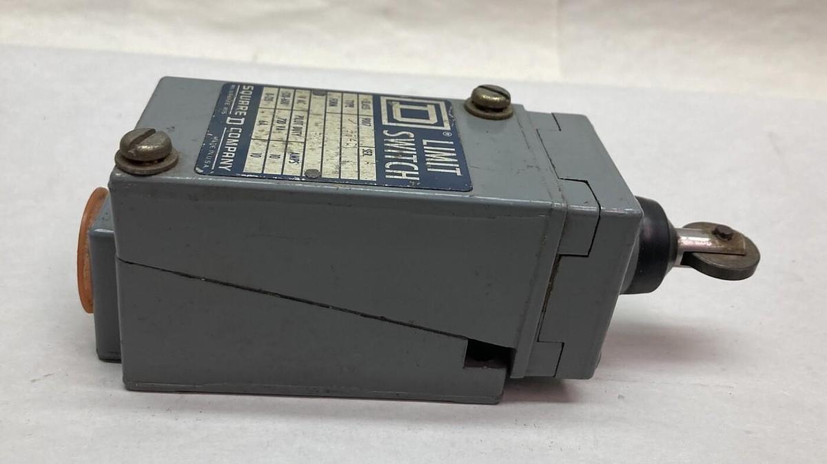 Used Square D,9007B54D,Limit Switch