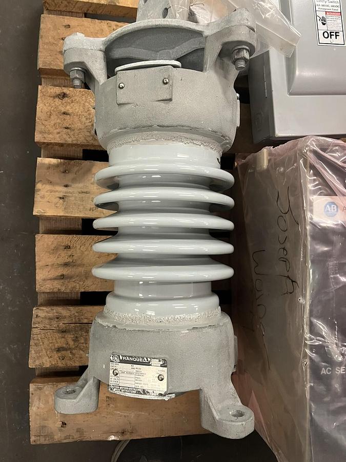 GE,9L11ZGA021S,TRANQUELL SURGE ARRESTER STATION VOLTAGE RATING 21 kVRMS