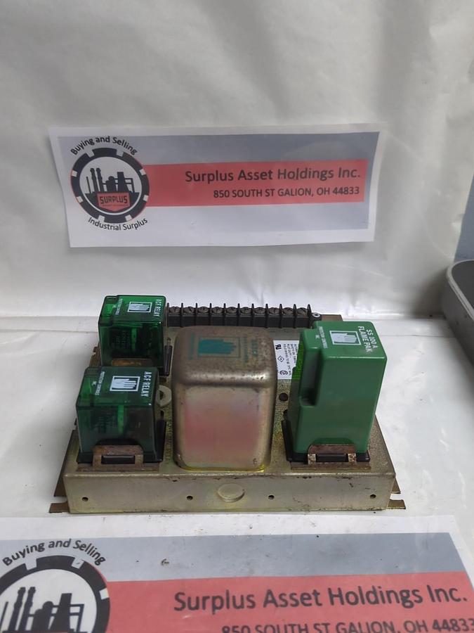 Used PROTECTOFIER,M2101,PROTECTIFIER SAFETY RELAY 117VAC 60HZ PRE-OWNED