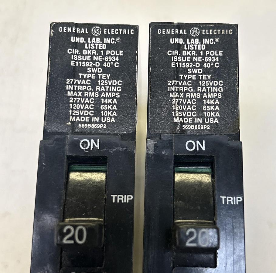Used GENERAL ELECTRIC,TEY120,CIRCUIT BREAKER 20A 277V 1P LOT OF 2