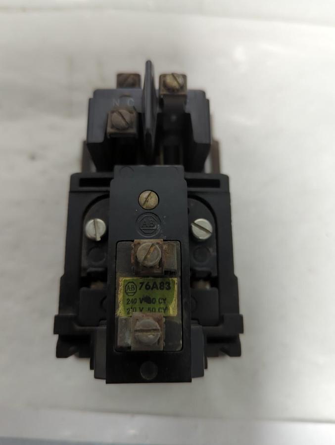 Used ALLEN BRADLEY,700-BRZ110A2,SERIES A CONTROL RELAY PRE-OWNED