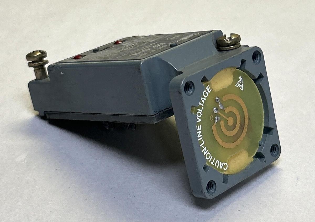 Used CUTLER-HAMMER,E51SNL,LIMIT SWITCH BODY