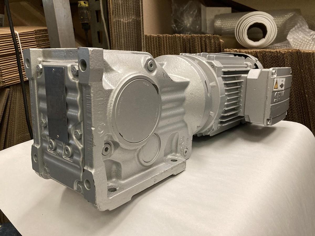 Sew Eurodrive,K47/II2GD EDRE90L4/3GD/KCC/TF/AL/C,Gearmotor  1730/88 RPM