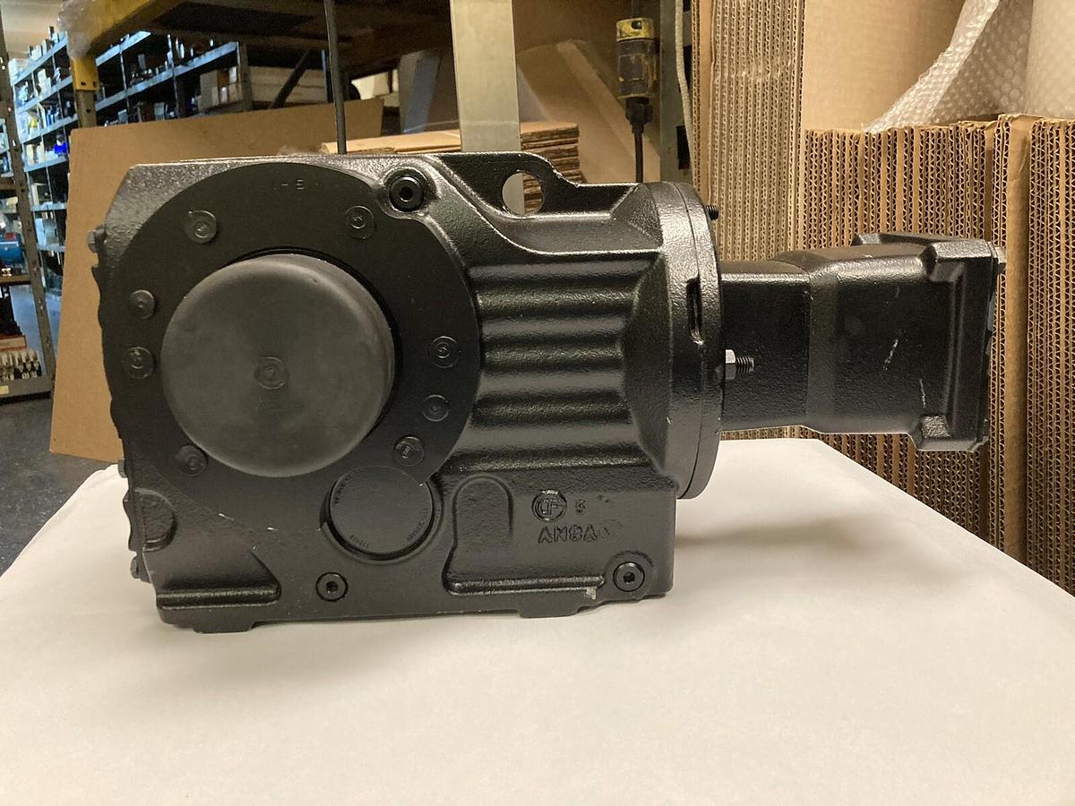Used SEW Eurodrive,KH57AQA100/4,Gear Reducer Ratio 27  34  M4B