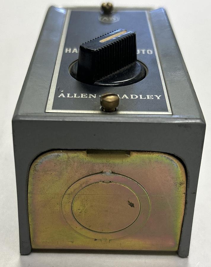 Used ALLEN BRADLEY,800S-R2SX,STANDARD SELECTOR SWITCH