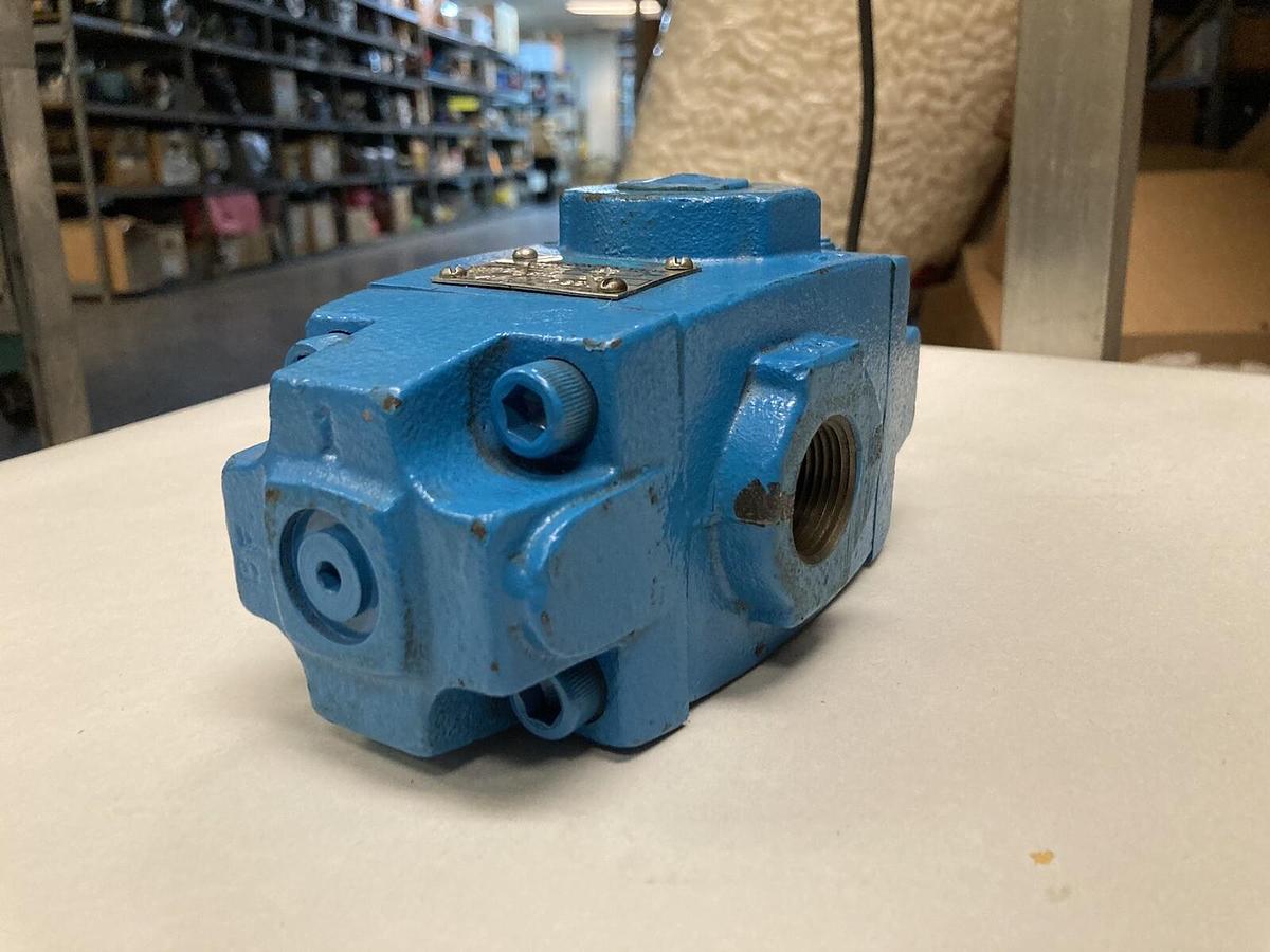 Used Vickers,RT 06 X1 30,Pressure Control Valve