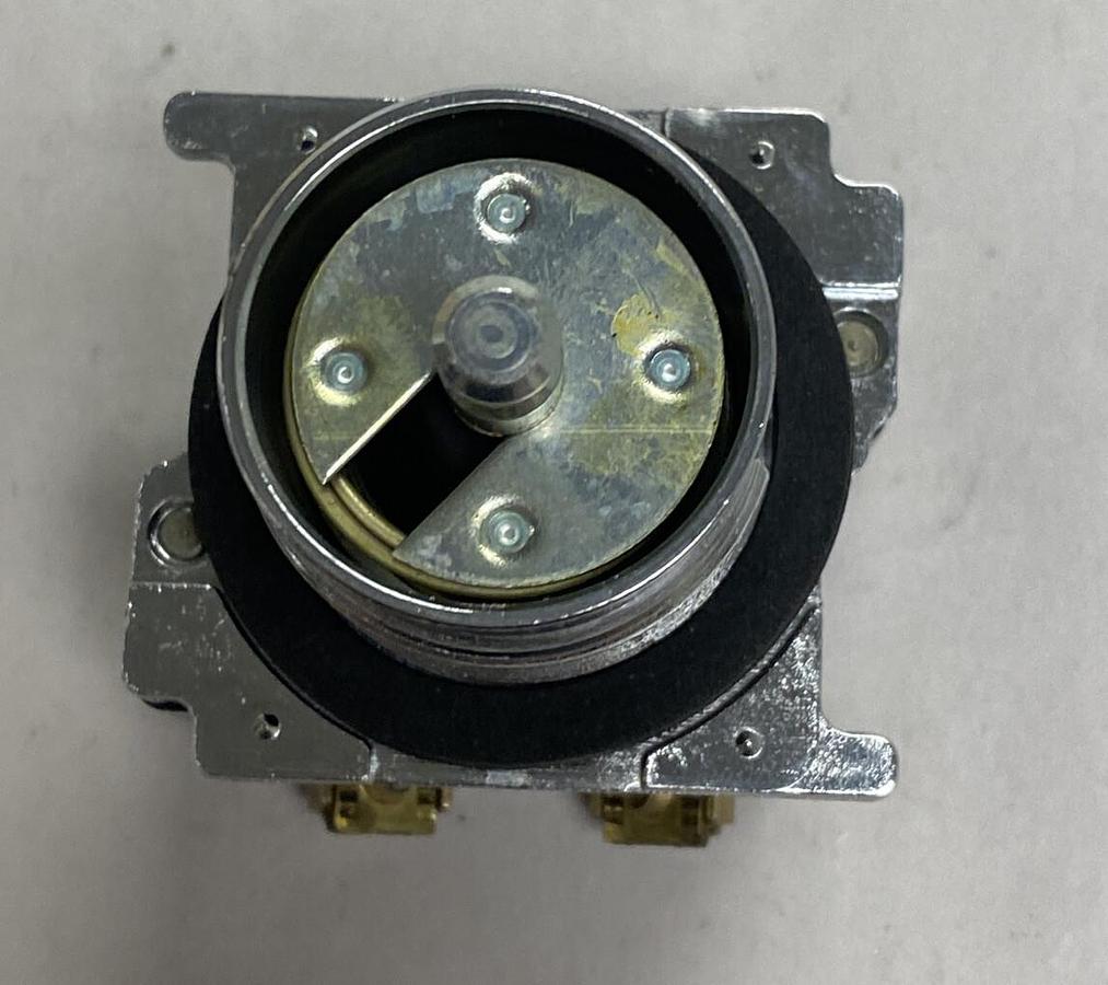 Cutler-Hammer,10250T122-1,Operator Push Button NOS