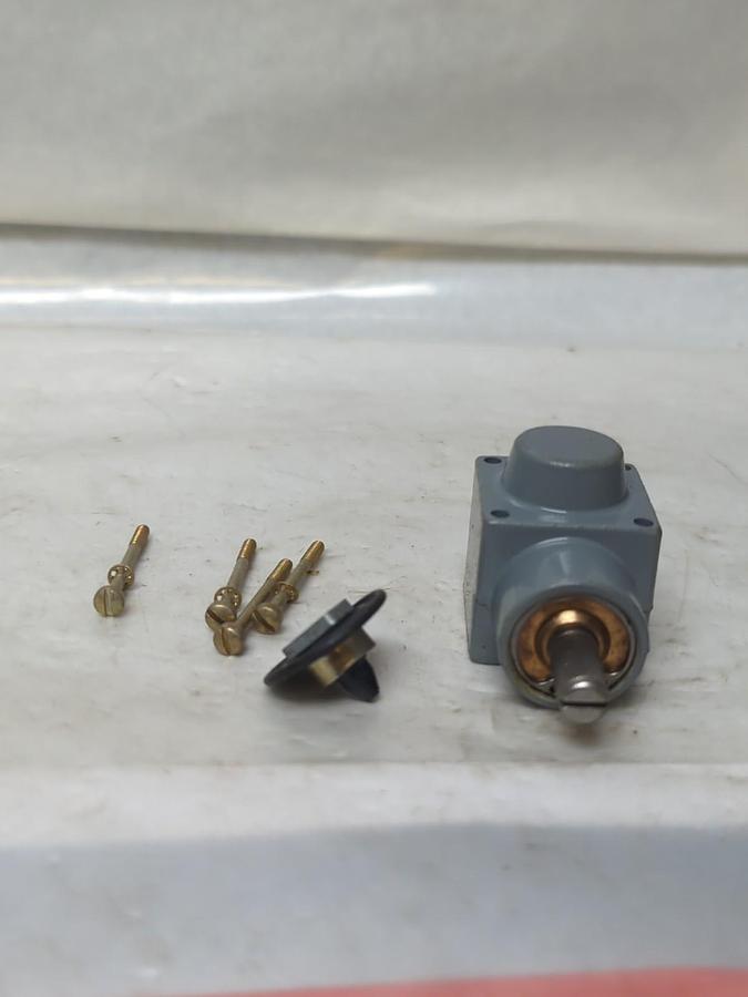 ALLEN BRADLEY,Z-26283,OPERATING HEAD FOR LIMIT SWITCH MISSING BOX NOS