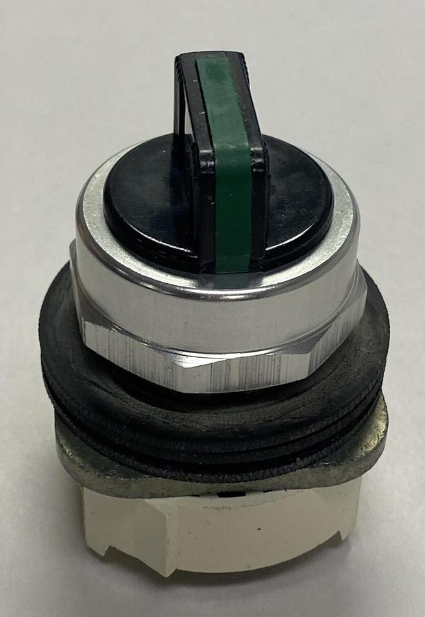 Used ALLEN BRADLEY,800T-JB2,SER N OPERATOR SWITCH NEW