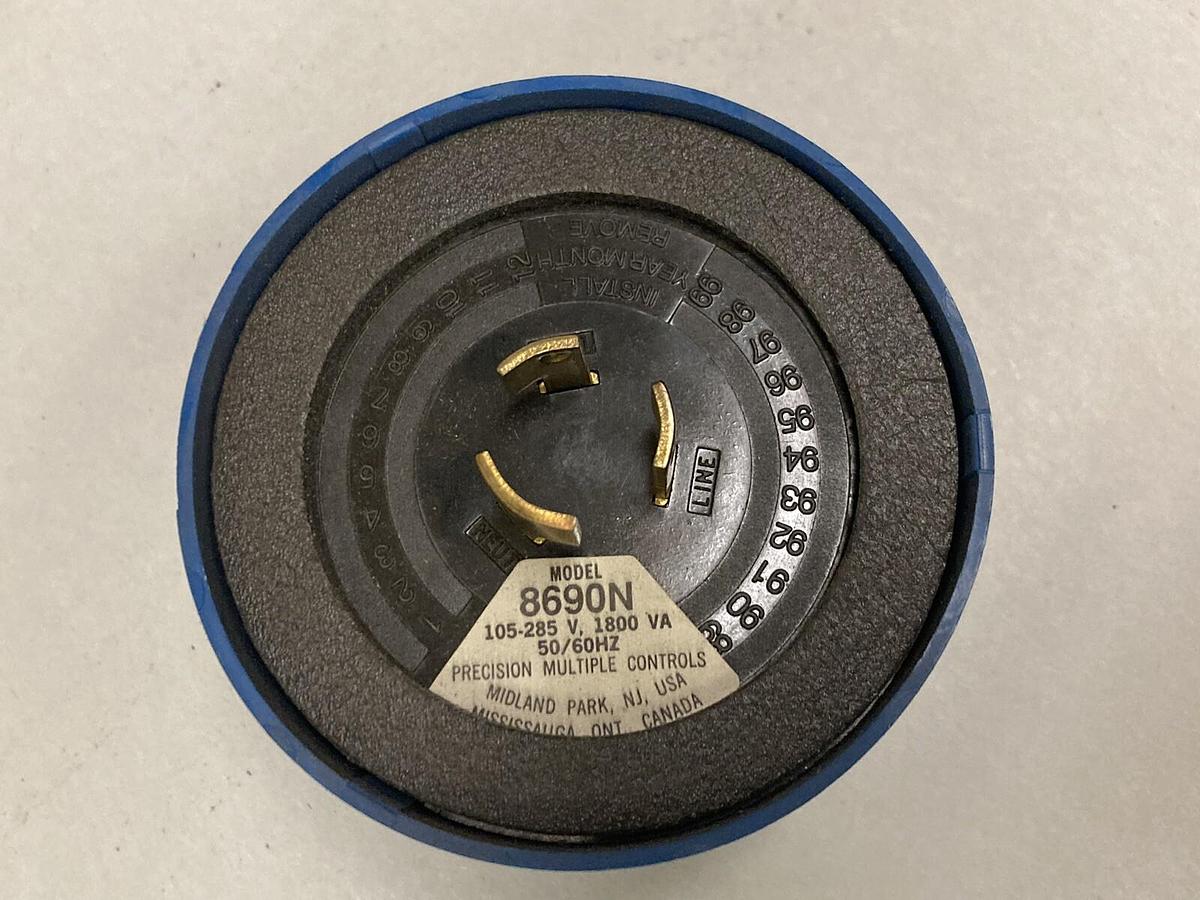 Used Lumatrol,8690N,Photo Control