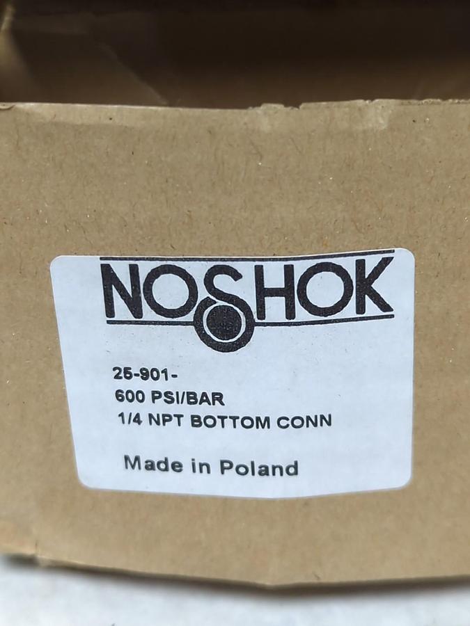 NOSHOK,25-901-600,GAUGE 1/4 IN BOTTOM CONNECTION 0-600PSI NOS