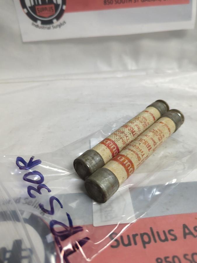 Used GOULD SHAWMUT,TRS-30R,TRI-ONIC 30 AMP FUSE LOT OF 2 PRE-OWNED