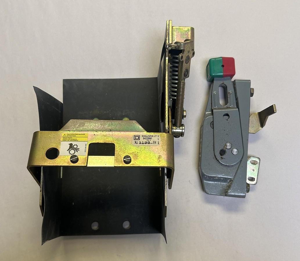 Used SQUARE D,R422RN1,OPERATING MECHANISM