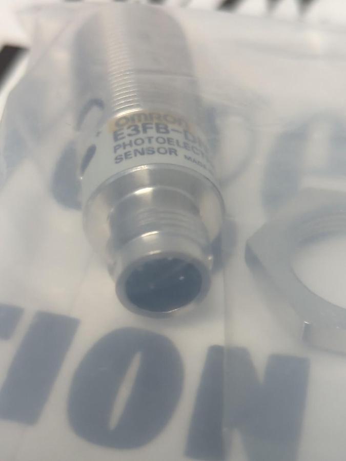 Used OMRON,E3FB-DN22,PHOTPELECTRIC SENSOR 10 TO 30V DC CLASS 2 NEW