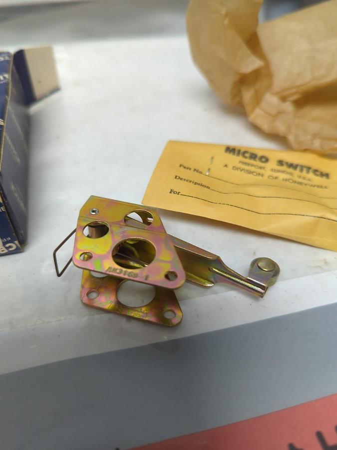 HONEYWELL,AD5721R,ROLLER SWITCH ACTUATOR NOS