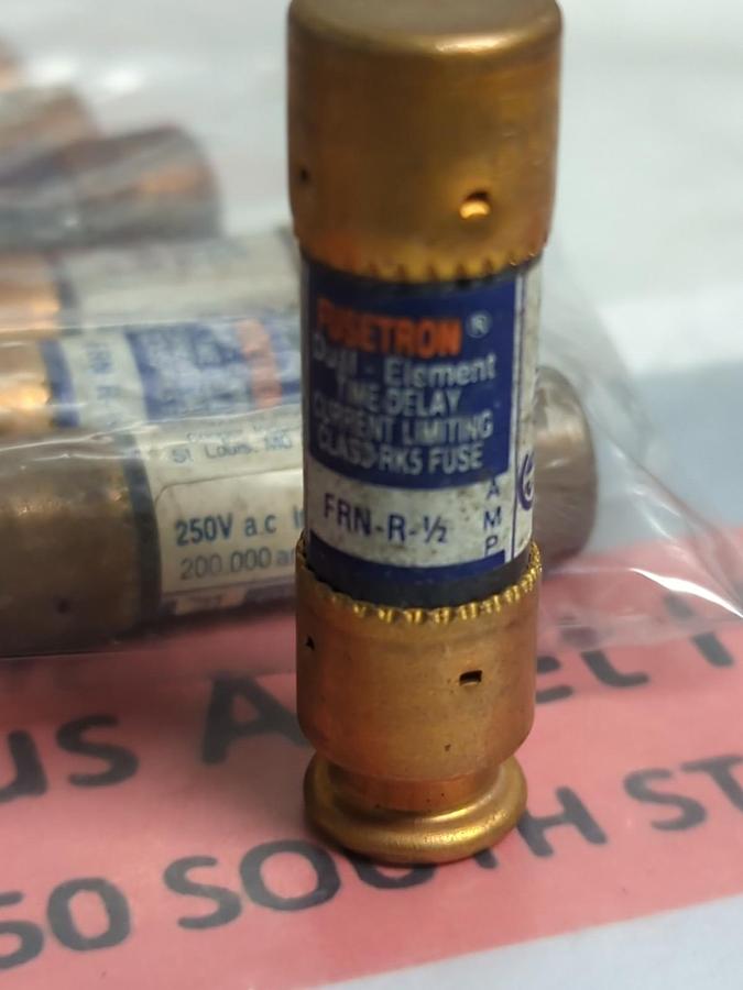 Used COOPER BUSSMANN,FRN-R-1/2,FUSETRON 1/2 AMP FUSE LOT OF 17 PRE-OWNED