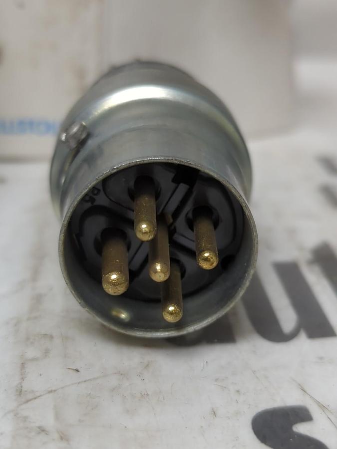 RUSELLSTOLL CO.,8705,RECEPTACLE & 8715 PLUG NEW