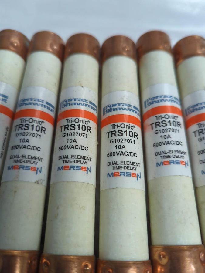 Used FERRAZ SHAWMUT,TRS-10R,TRI-ONIC 10 AMP FUSE LOT OF 7 PRE-OWNED