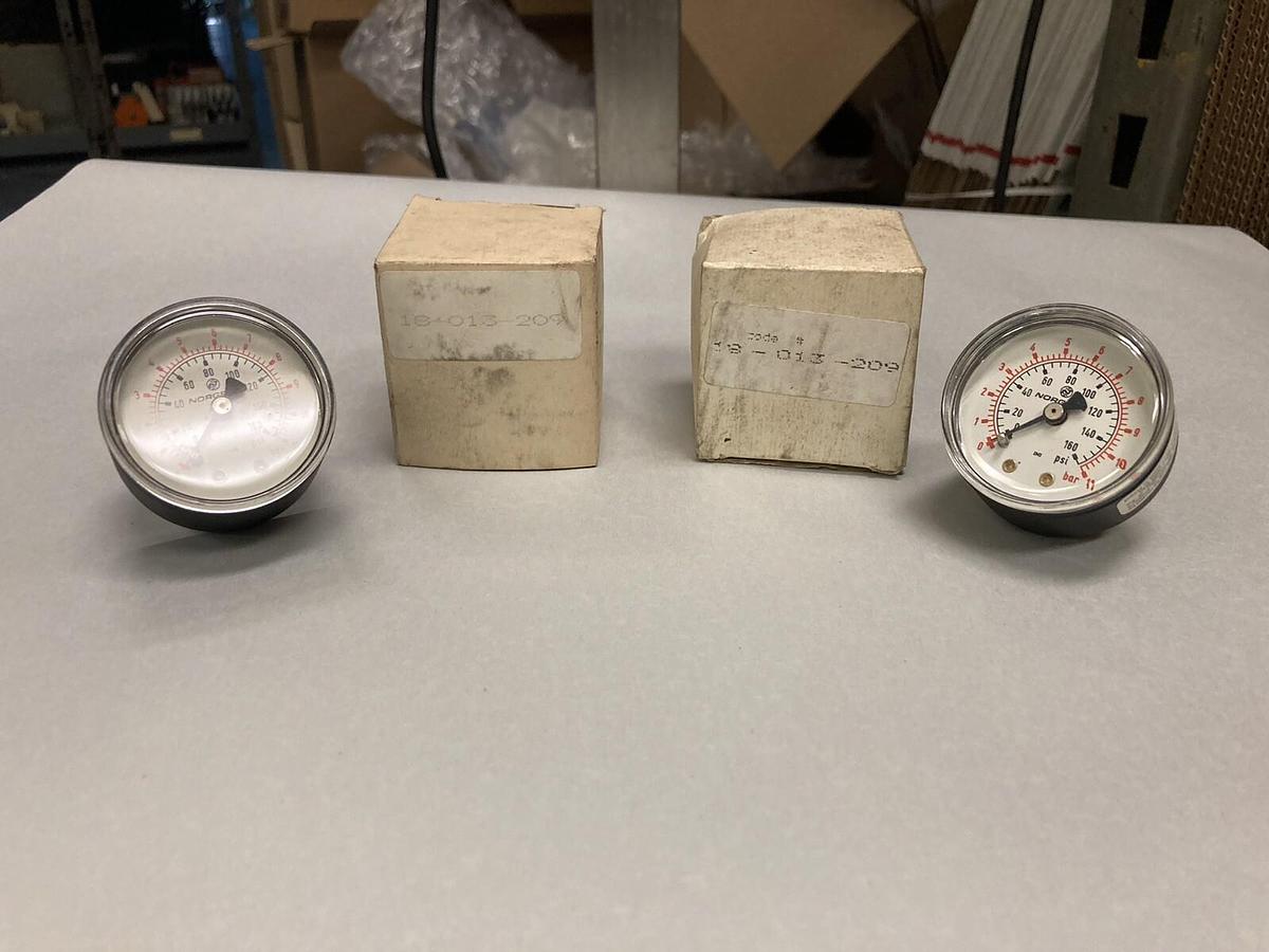 Norgren,18-013-209,Pressure Gauges 0-160PSI 1/4"NPTF LOT OF 2