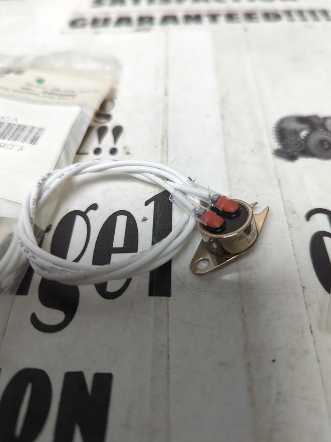 NORDSON,1040185A,FIXED THERMOSTAT PRESET 3 LOT OF 3 NOS