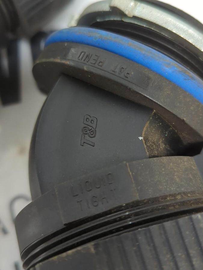 THOMAS & BETTS,1-1/2 INCH,CONDUIT CONNECTORS 45 DEGREE LOT OF 3 MISSING BOX