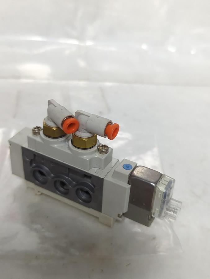 Used SMC,SY5160-5L0Z-N7,SOLENOID VALVE LOT OF 2 PRE-OWNED