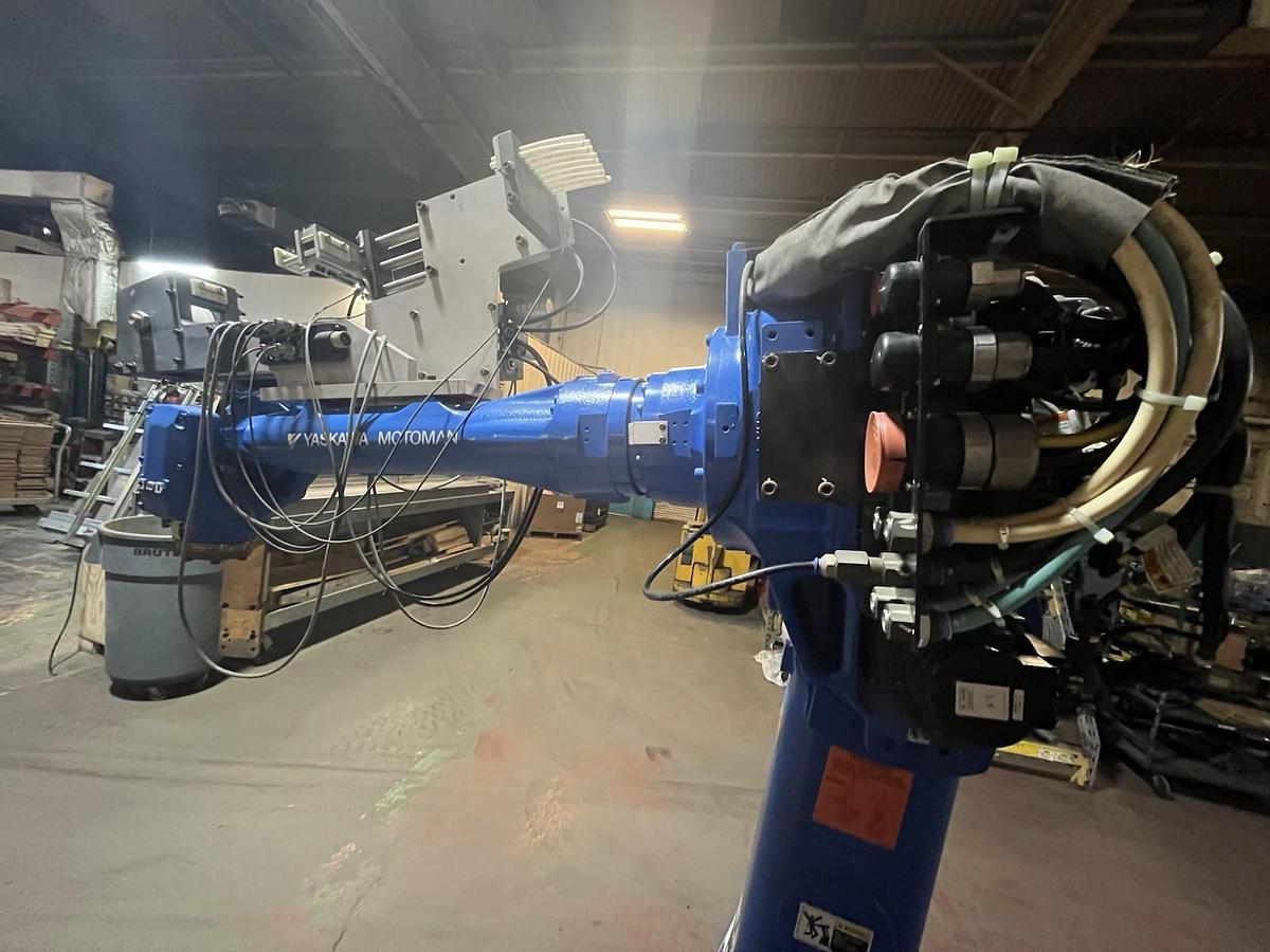 Used YASKAWA,MS80W,MOTOMAN ROBOTIC WELD ARM YR-MS0080W-A00