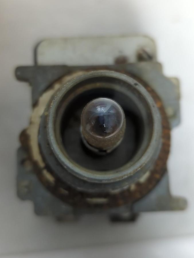 CUTLER HAMMER,10250T221,PRETEST LIGHT NOS