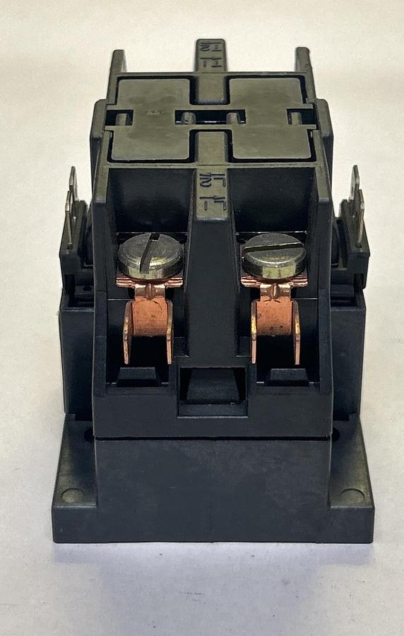 Used SQUARE D,8910DP22V14,CONTACTOR 24V