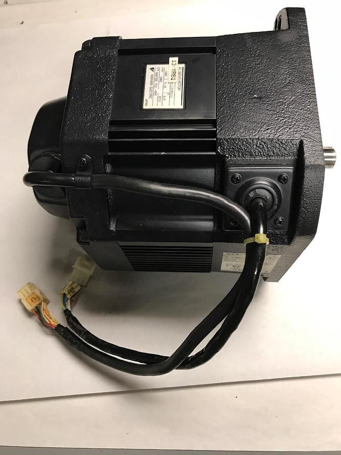 Used Yaskawa,USADED-13YR61,Servo Motor with encoder UTMAN-B15AS19BK
