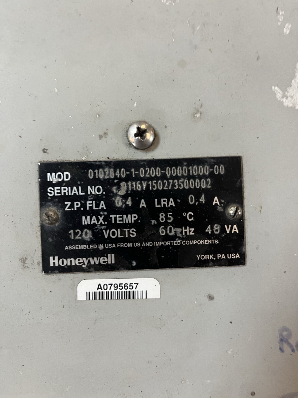 Used HONEYWELL,0102640-1-200-00010000-00,TEMPERATURE CONTROLLER