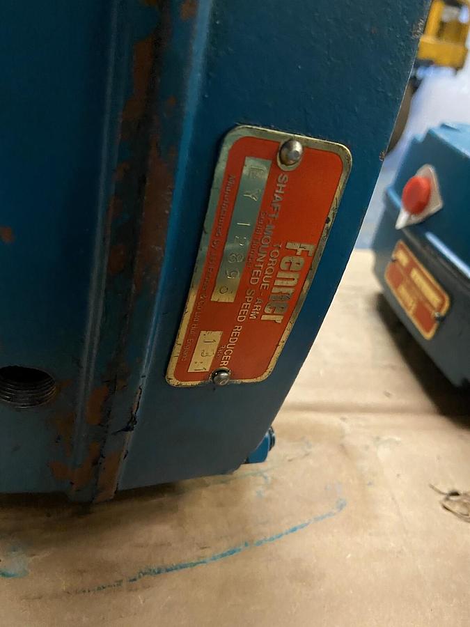 Fenner,SIZE E,Shaft Mounted Speed Reducer Ratio 13:1 Shaft 1 IN Bore 2-1/8 IN