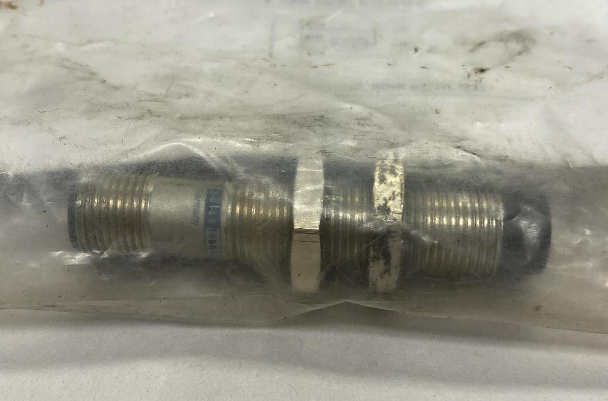 Eaton Cutler Hammer,E57-12PAU04-GD,Inductive Proximity Sensor NOS