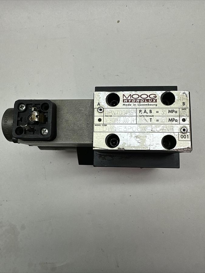 Used Husky,HPN688357,Hydraulic Valve MOOG HPN700139 PIlot VALVE