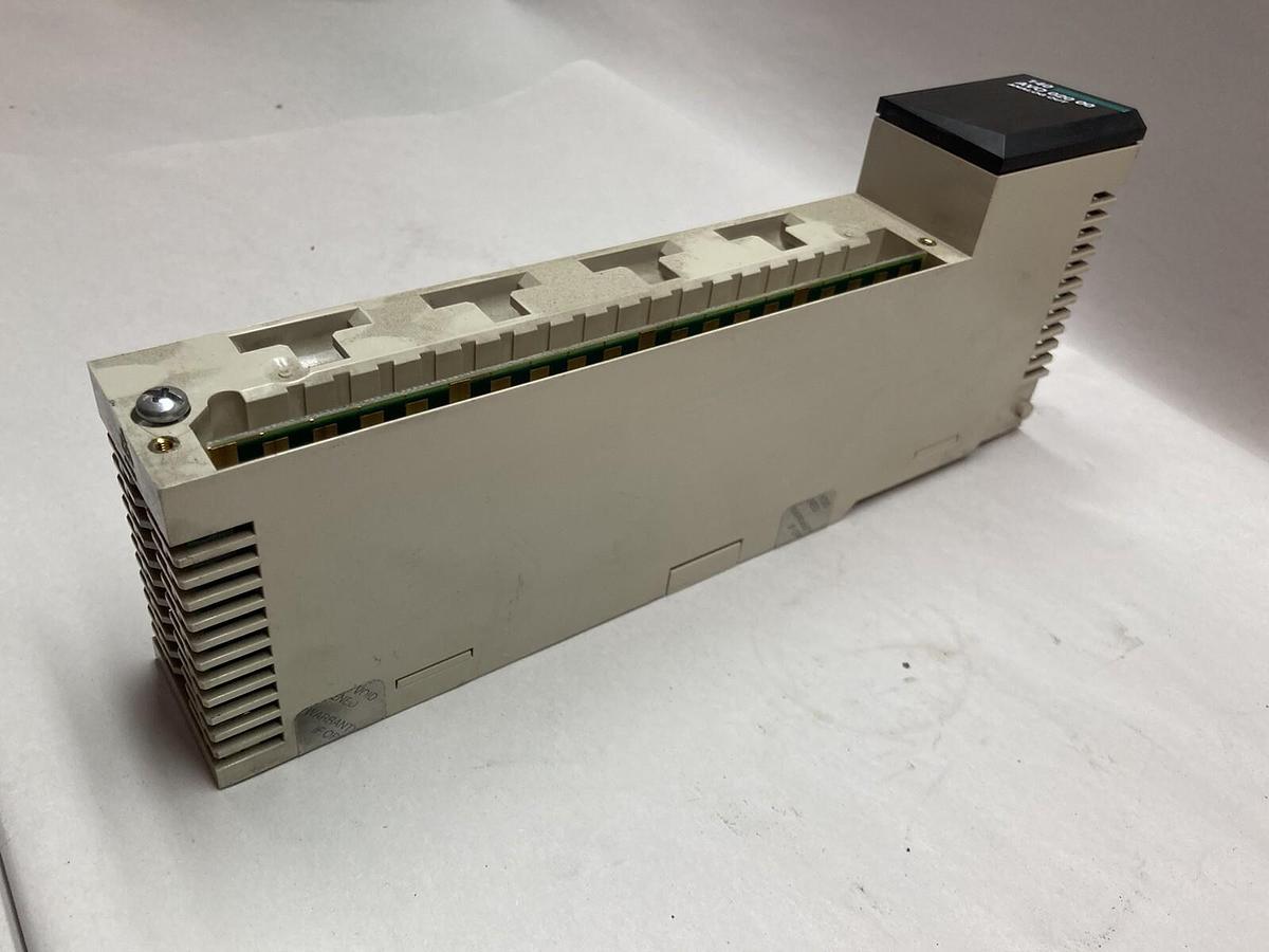 Used Schneider Electric Modicon,140-AVO-020-00,Discretee Output Module