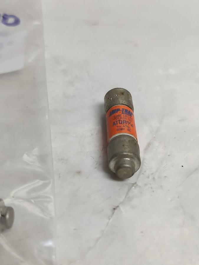 Used FERRAZ SHAWMUT,ATQR 6/10,AMP-TRAP 6/10 AMP FUSE LOT OF 6 NOS