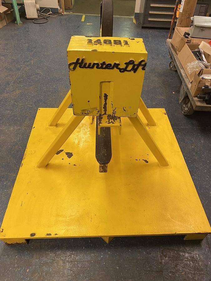 Used HUNTER LIFT,8000LBS,CAPACITY SINGLE COIL C HOOK 14 INCH X 30 INCH