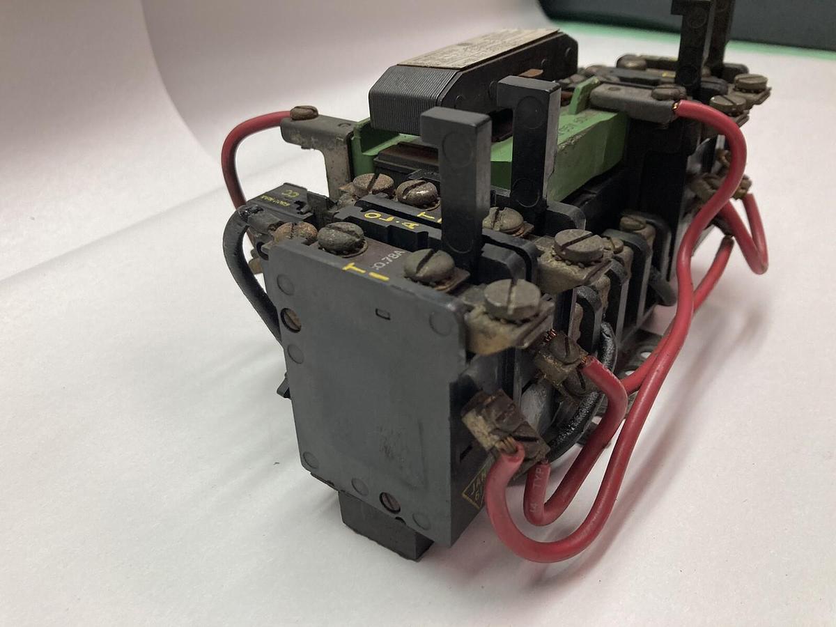 Used General Electric,CR106C000AAH,Size 1 Control Relay 600VAC 27A 10Hp 115V Coil