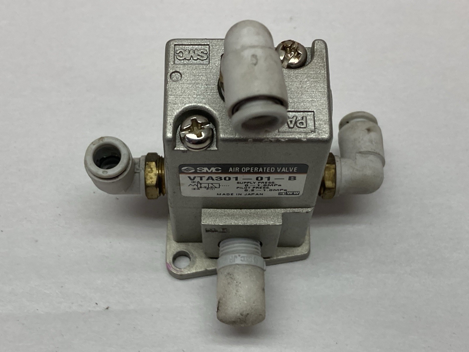 Used SMC,VTA301-01-B,Pilot Air Operated Valve 0~1.0MPa