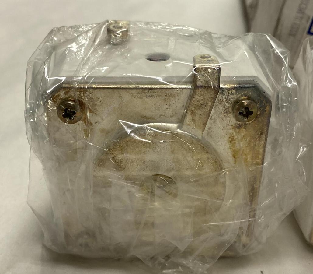 FERRAZ SHAWMUT,D300452,FUSE 1100A 700V LOT OF 3 NEW