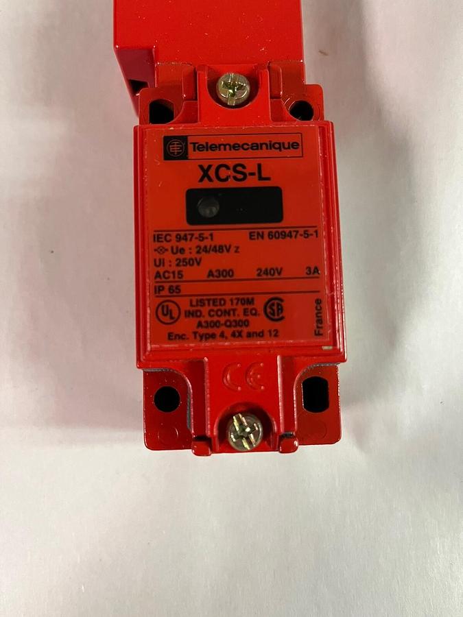 Telemecanique Schneider Electric,XCSL767B3,Limit Switch NO KEY