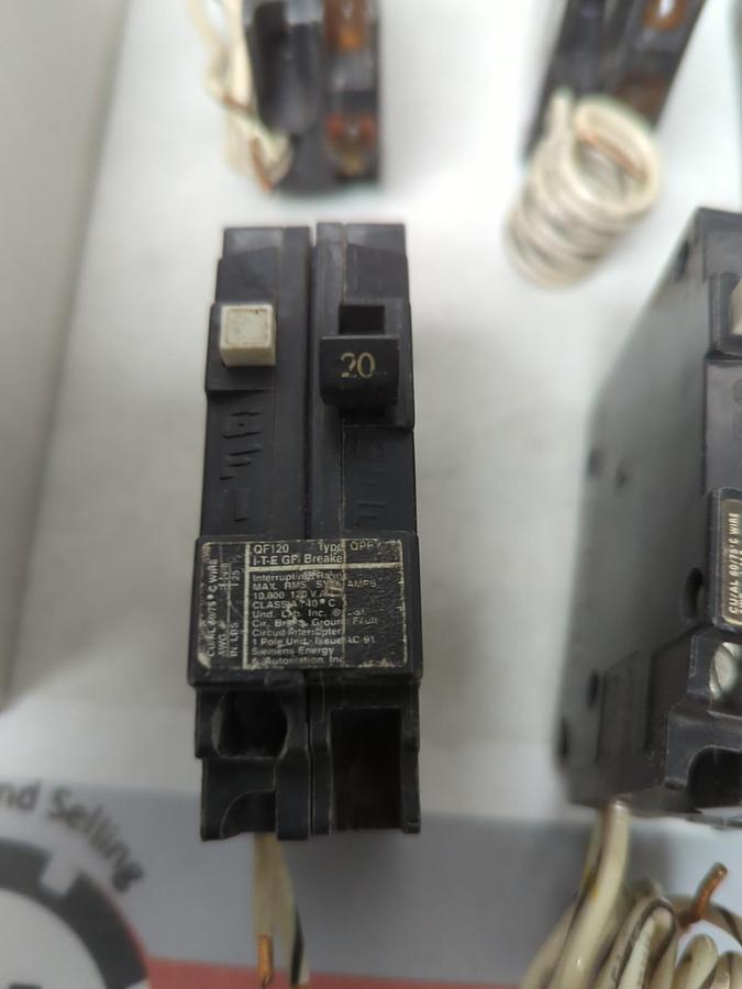 Used SIEMENS,QF120,GROUND FAULT CIRCUIT BREAKER 20 AMP 1-POLE LOT OF 7 PRE-OWNED