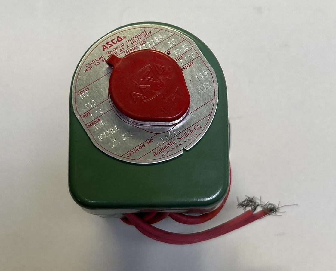 ASCO,8342A1,SOLENOID VALVE 1/4INCH 110-120V NOS
