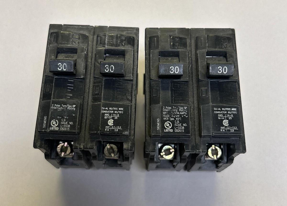 Used SIEMENS,Q230,CIRCUIT BREAKER 30A 120/240V 2P LOT OF 2