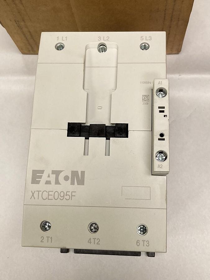 Used Eaton,XTCE095F,3-Pole Contactor, 125A
