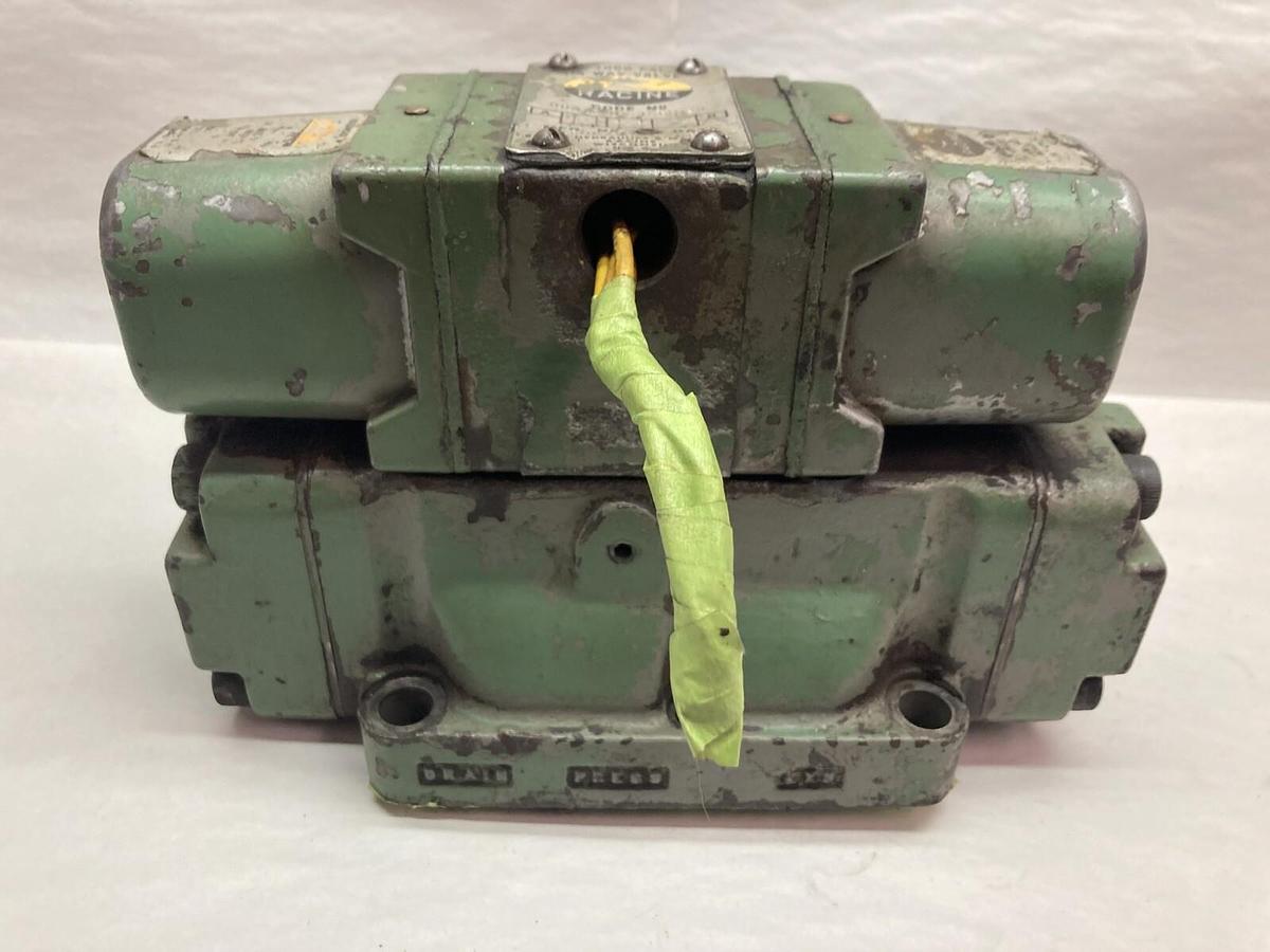 Used Racine,0D4ASHS 30620,4-Way Solenoid Valve 3000PSI