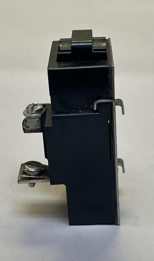 Used BULLDOG ELECTRIC,31120,PUSHMATIC CIRCUIT BREAKER 20A 120/240V 1P